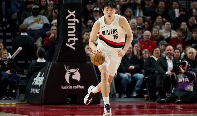 九游APP-7天6赛！杨瀚森工作室：追赶太阳的人继续冲 奔波是未来的勋章