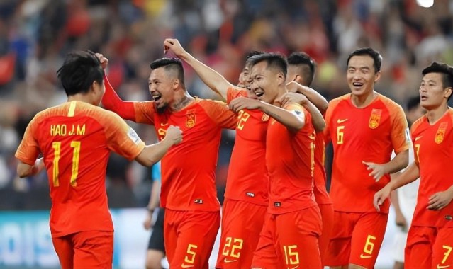 九游APP-18岁的国安新援刚加盟就坐稳首发！球迷看好他进国足，引发热议