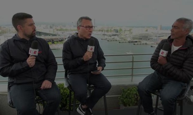 九游游戏-现场观看国家德比 59岁罗马里奥22岁女友 大37岁